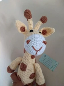 Amigurumi Girafa Oliver - Artesanato e Personalizados