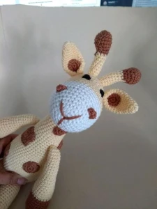 Amigurumi Girafa Oliver - Artesanato e Personalizados