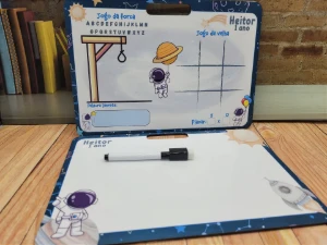 Lousa MDF Astronauta com Alça e Jogos no Verso - Artesanato e Personalizados