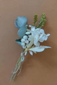 Mini buque Desidratado em tons de verde com branco - Artesanato e Personalizados