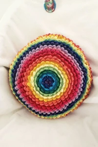 Capa de Almofada em Crochê Flor Pétalas - Artesanato e Personalizados