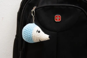 Chaveiro ouriço em amigurumi - Artesanato e Personalizados