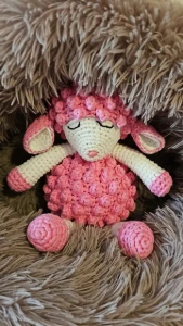 Carneirinho Pipoca Rosa Chiclete -  feito a mão, crochet, - Artesanato e Personalizados