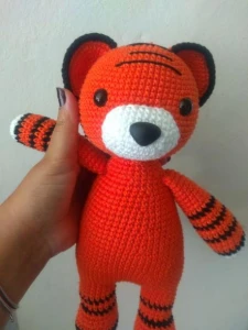Amigurumi Tigrinho em Crochê - Artesanato e Personalizados