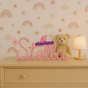 Nome Decorativo de Mesa em Tricotin - Artesanato e Personalizados