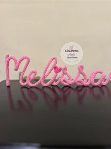 Nome Decorativo de Mesa em Tricotin - Artesanato e Personalizados