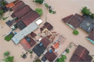 doações para ajuda o pessoal que perdeu casas e moveis