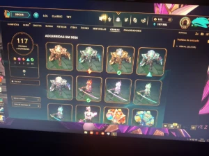 Vendo conta de lol esmeralda 3  level 534 com diversas skins - League of Legends