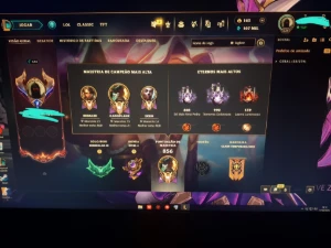 Vendo conta de lol esmeralda 3  level 534 com diversas skins