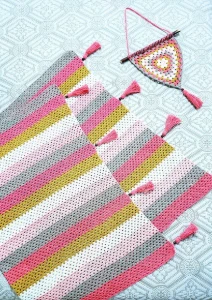 Manta Coral Listrada em Crochê Kit - Artesanato e Personalizados