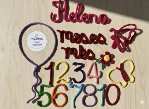 Kit Mêsversário Borboletas em Tricotin com Nome - Artesanato e Personalizados