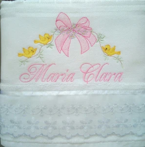 Toalha de Banho com Bordado Inglês 70 × 140 cm - Artesanato e Personalizados