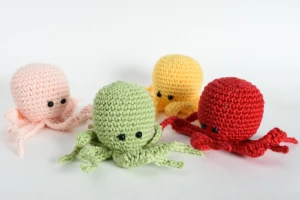 Coleção 4 Mini Polvos em Amigurumi - Artesanato e Personalizados