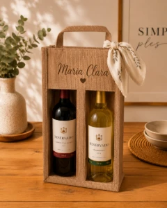 Porta Vinho Personalizado com Nome e Lenço