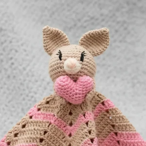 Naninha Coelho Rosa Coração Amigurumi - Artesanato e Personalizados