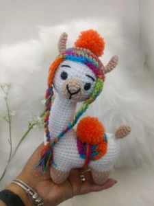Amigurumi Lhama em Crochet - Artesanato e Personalizados
