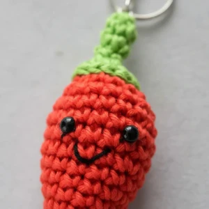 Chaveiro Pimenta Amigurumi - Artesanato e Personalizados