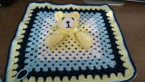 Naninha ou Manta do Apego em Crochê - Ursinho - Artesanato e Personalizados