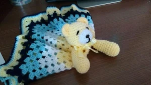 Naninha ou Manta do Apego em Crochê - Ursinho - Artesanato e Personalizados