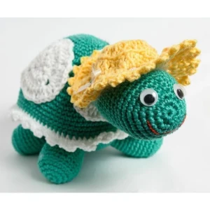 Tartaruga Vovó Verde escura em amigurumi - Artesanato e Personalizados