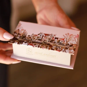 Caixa Artesanal em Cartonagem Personalizada