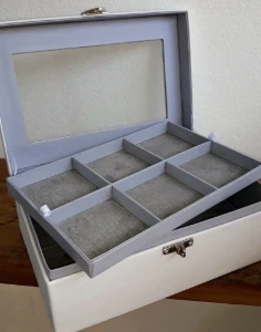 Porta-Joias Branco e Cinza de 5 Andares com Visor - Artesanato e Personalizados