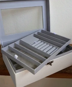 Porta-Joias Branco e Cinza de 5 Andares com Visor - Artesanato e Personalizados