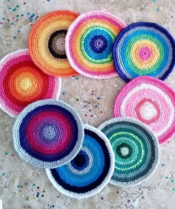 Porta Copos Arco-íris em Crochê - Artesanato e Personalizados