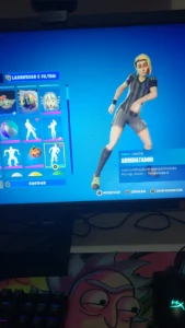 Conta Fortnite Raríssima 95 skins  + Salve O Mundo