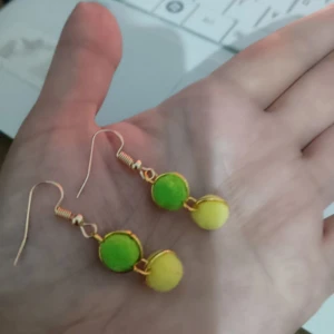 Brincos Artesanais nas Cores do Brasil - Artesanato e Personalizados