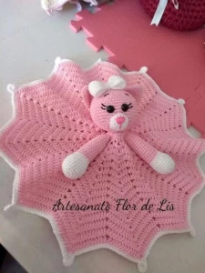 Naninha ou Manta do Apego em Crochê - Gatinha - Artesanato e Personalizados