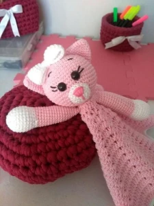 Naninha ou Manta do Apego em Crochê - Gatinha - Artesanato e Personalizados