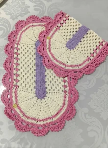Par de Tapetes Oval Crochê 60x40cm - Jogo 2 Peças Banheiro C - Artesanato e Personalizados