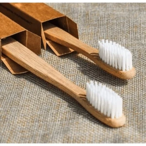 Escova de Dentes de Bambu — Kit Sustentável