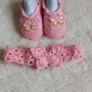 Kit Sapatinho e Faixa Rosa com Pérolas