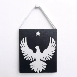Enfeite de Pendurar Divino de Madeira - Artesanato e Personalizados