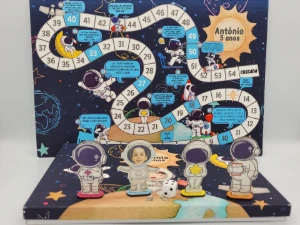 Jogo de Tabuleiro Astronauta com Caixa de Papel - Artesanato e Personalizados