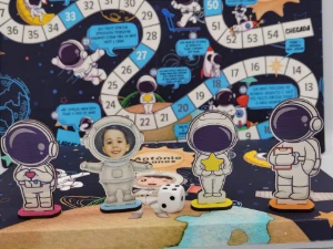 Jogo de Tabuleiro Astronauta com Caixa de Papel - Artesanato e Personalizados
