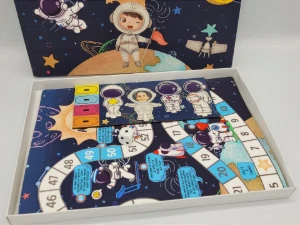 Jogo de Tabuleiro Astronauta com Caixa de Papel - Artesanato e Personalizados