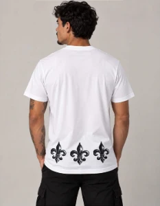 Camiseta Branca Flor de Lis - Artesanato e Personalizados