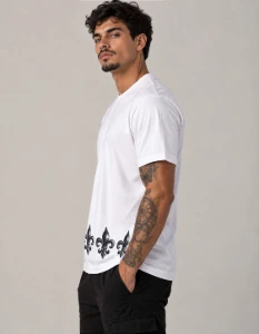 Camiseta Branca Flor de Lis - Artesanato e Personalizados
