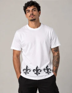 Camiseta Branca Flor de Lis - Artesanato e Personalizados