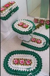 🌼 Jogo de Tapetes para Banheiro em Crochê 🌼 - Artesanato e Personalizados