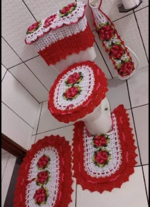 🌼 Jogo de Tapetes para Banheiro em Crochê 🌼 - Artesanato e Personalizados