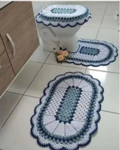🌼 Jogo de Tapetes para Banheiro em Crochê 🌼 - Artesanato e Personalizados