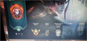 Conta de League of Legends com 321 skins LOL
