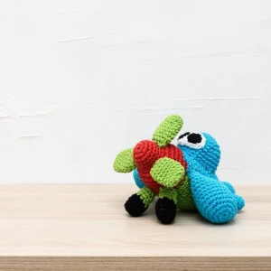 Avião em amigurumi - Artesanato e Personalizados