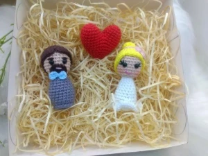 Topo de Bolo Casal de Noivinhos em Amigurumi - Artesanato e Personalizados