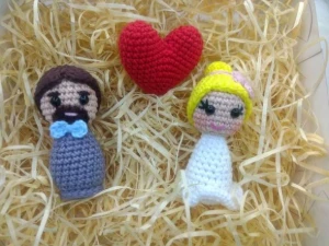 Topo de Bolo Casal de Noivinhos em Amigurumi - Artesanato e Personalizados