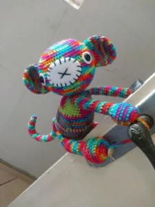 Segura Porta Macaco Colors - Artesanato e Personalizados
